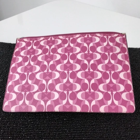 Pink Coach IPad case - Picture 4 of 8
